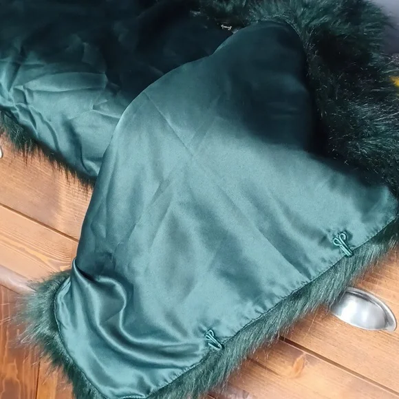 Jessica Simpson  fuzzy  vest - Picture 10 of 12